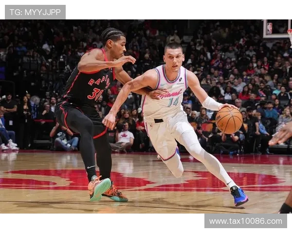 CCTV5直播掘金对阵活塞精彩赛事分析与球员表现点评