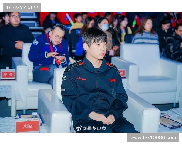 JDG在冠军杯中的个人能力展现与团队协作的完美结合分析